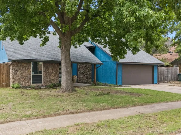 2008 N Main St, Owasso, OK 74055