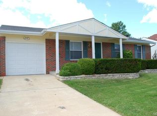 2517 Medford Dr, High Ridge, MO 63049