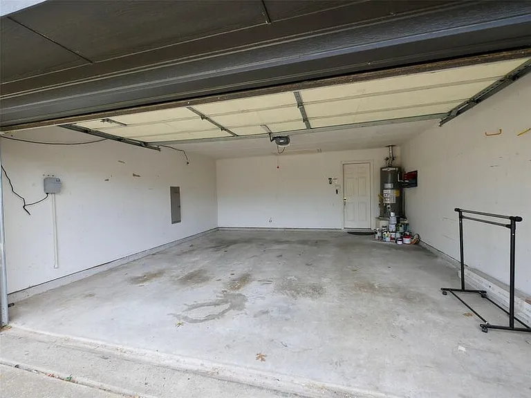4502 Highlands Dr — Photo 31