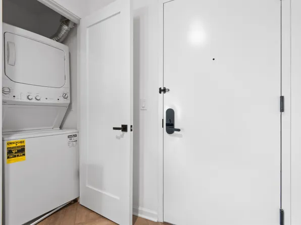 142 Charles Street image 12 of 13