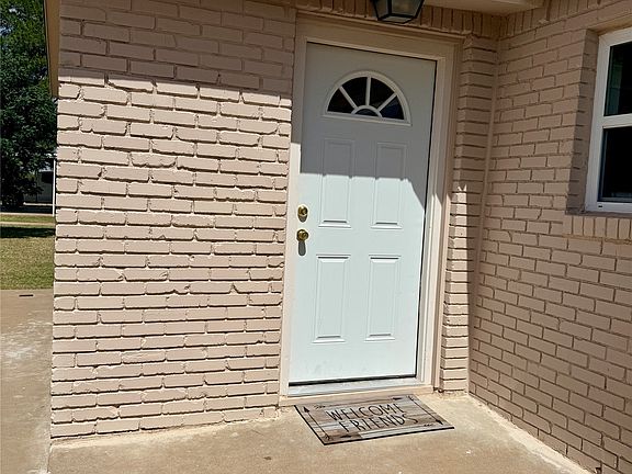 3rd image of 424 W Santa Fe Ave