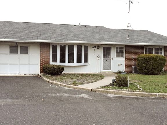 5th image of 332A Canterbury Ct