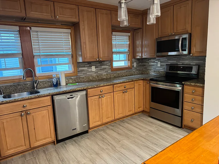 11 Dyer Ave — Photo 6