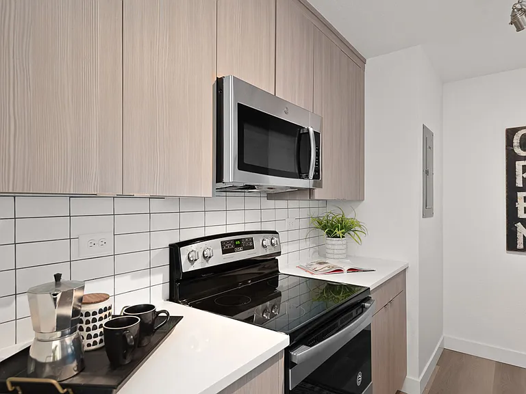 3200 E Union St — Photo 19