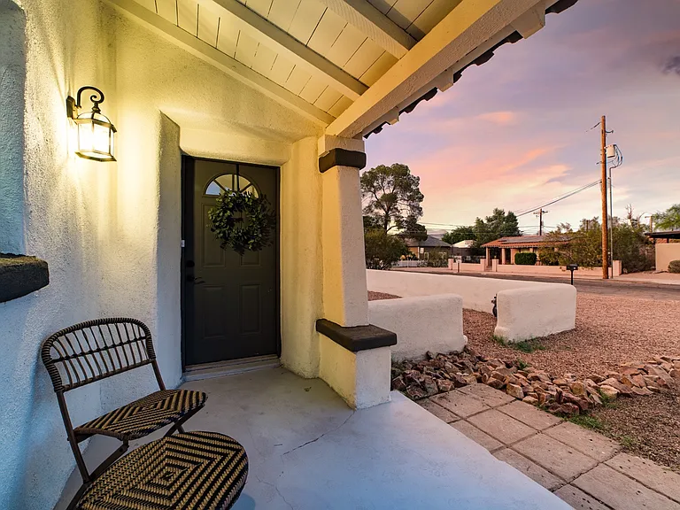 1219 N Norton Ave — Photo 3