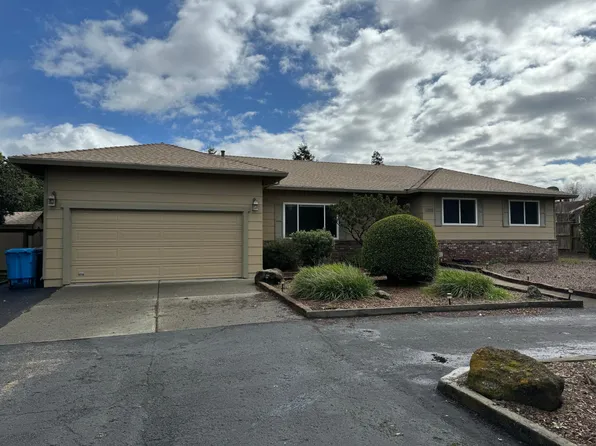 1410 Eastman Ln, Petaluma, CA 94952