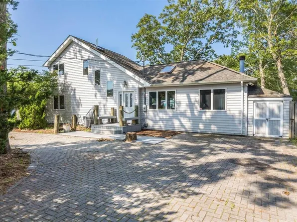 https://photos.zillowstatic.com/fp/1189139bd59dfc906e7bb7d345a06f65-p_e.webp