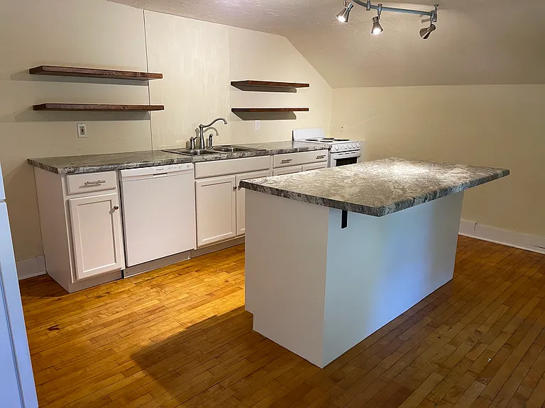 508 N Huron St #A — Photo 3