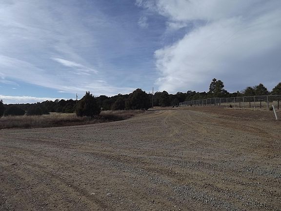 5th image of 38 Quail Hollow Rd