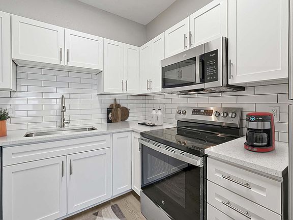4th image of 5759 Crowntree Ln #4-203