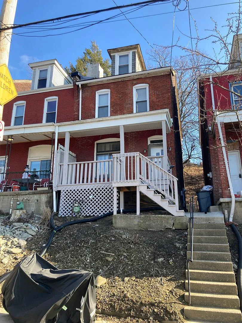 211 Southern Ave - Mt. Washington — Photo 1