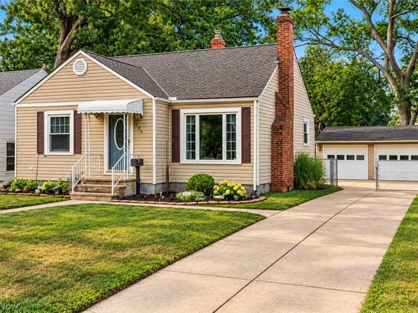 525 Waverly Rd, Eastlake, OH 44095