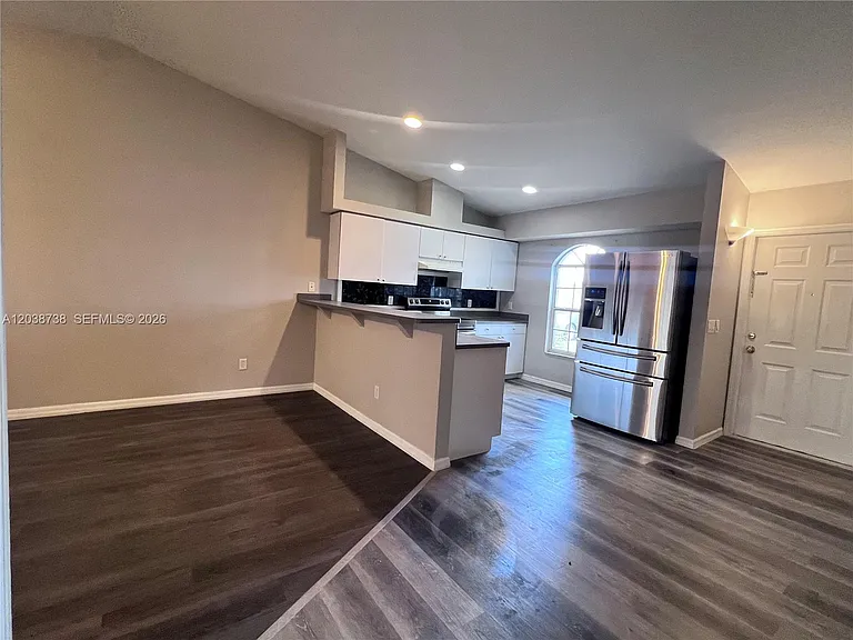 1809 SW Santa Barbara Pl — Photo 5