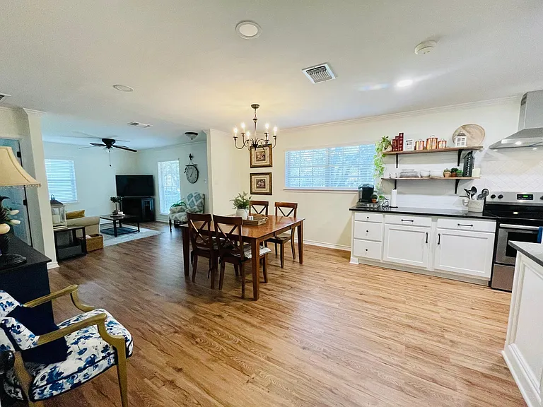 Lazy Oak Dr — Photo 10