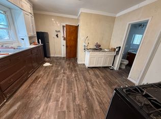 3719 E Cudahy Ave, Cudahy, WI 53110