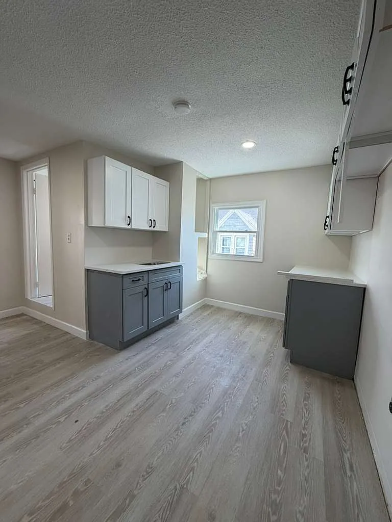 2 bed, $1,400 — Photo 1