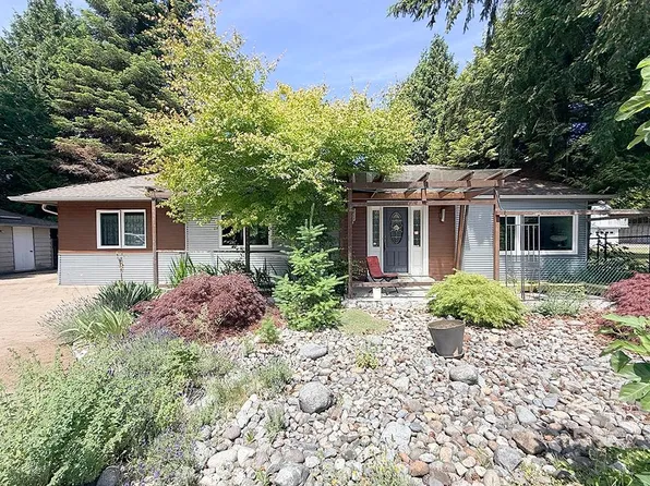 2625 East Rd, Anmore, BC V3H 5G9