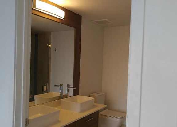 3rd image of 601 NE 27th St APT 1010