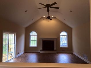 209 Warrenville Rd, Green Brook, NJ 08812