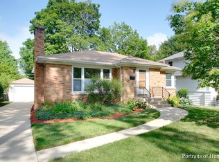 922 N Cross St, Wheaton, IL 60187