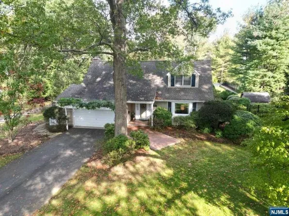 258 Eckerson Court Riv, Westwood, NJ 07675
