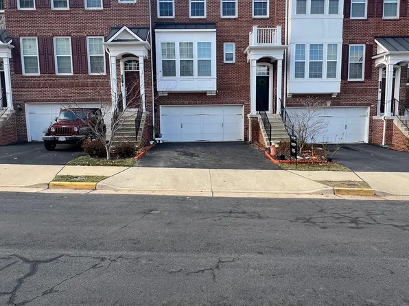 20697 Erskine Ter, Ashburn, VA 20147