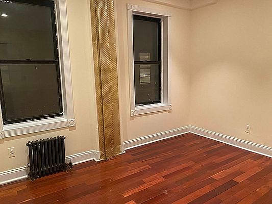 5th image of 687 W 204th St APT 1H