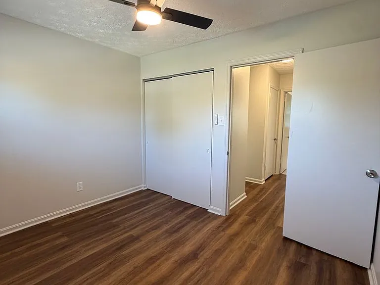 2120 Sage Rd — Photo 5