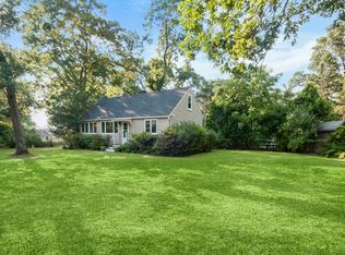 52 Waters Edge Rd, Southampton, NY 11968