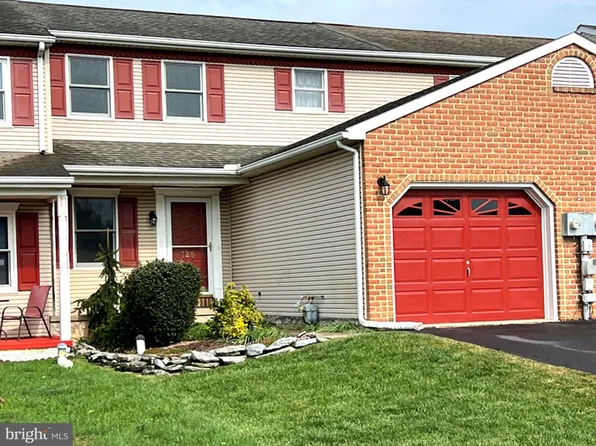128 Palm Ln, Lebanon, PA 17042