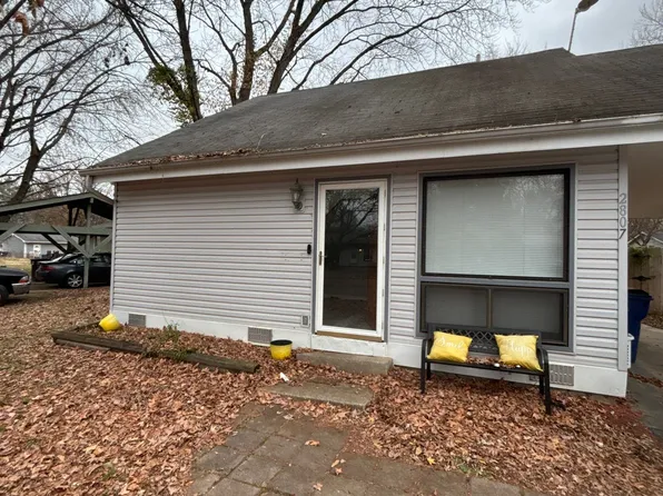 2807 Shadowcreek Dr, Florissant, MO 63031