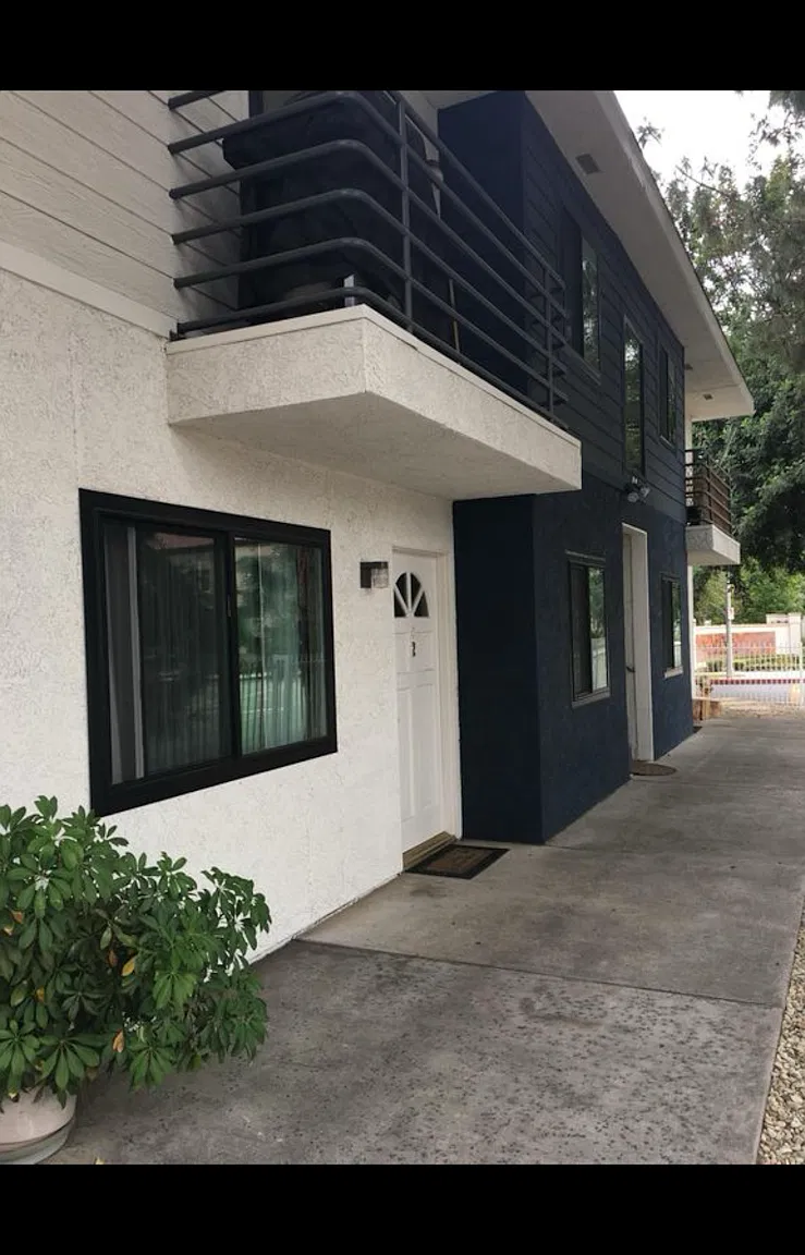 5500 Vesper Avenue, Unit 2 — Photo 3