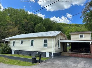 302 9th St, Logan, WV 25601