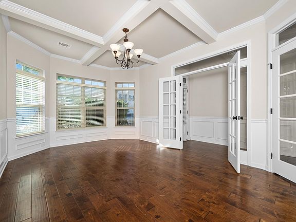 2nd image of 324 Cameron Creek Ln