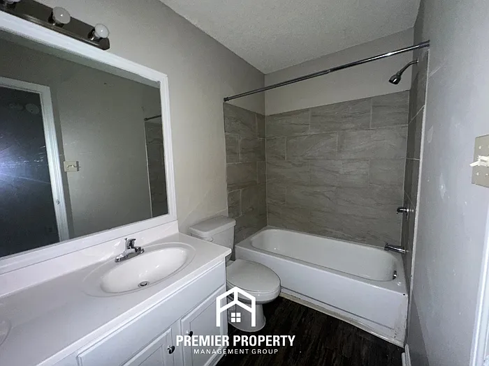 896 Cully Rd — Photo 16