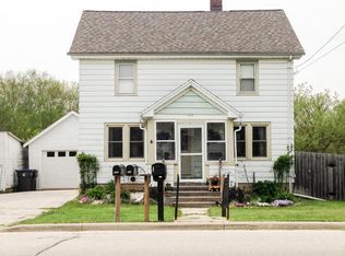 608 Madison Ave, Cascade, WI 53011