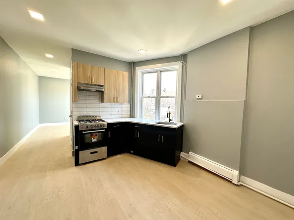 12 Grant Avenue image 2 of 7