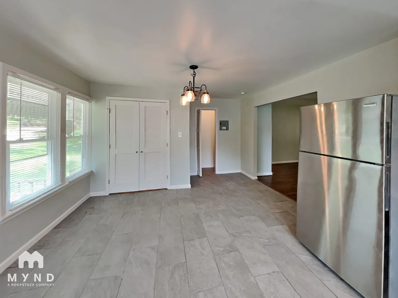 3 bed, 2.0 bath, 1206 sqft, $1,320 — Photo 4