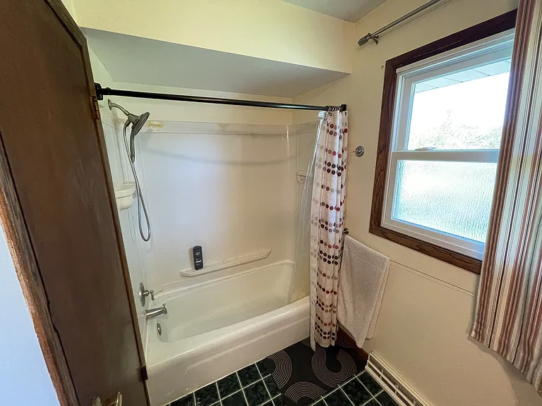 1708 Howlett Ln — Photo 17