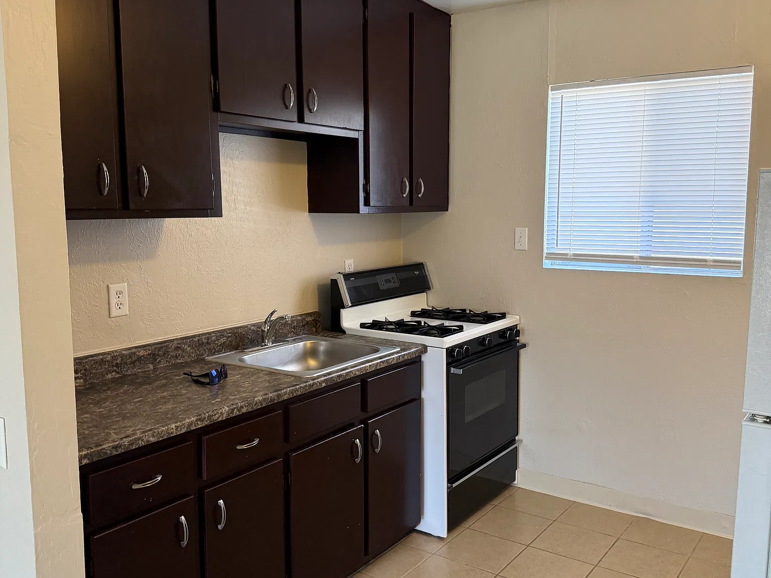 2 bed, $850 — Photo 1