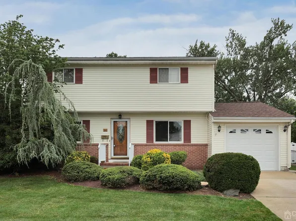 61 Alpha Ave, Old Bridge, NJ 08857