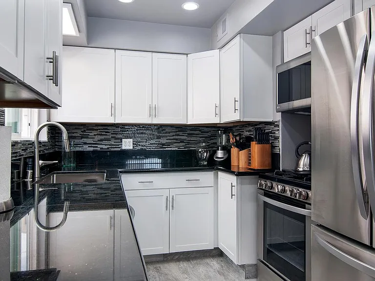 735 Balboa Ct — Photo 9