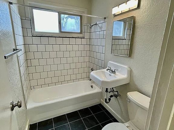 3rd image of 5042 S Corbett Ave APT 12