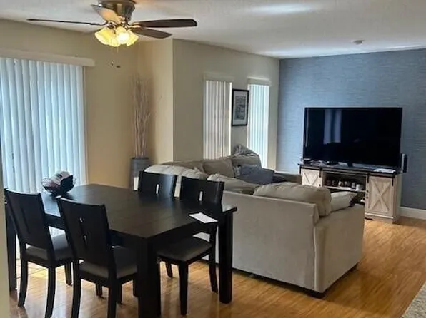 1045 Lake Shore Dr APT 206, Lake Park, FL 33403
