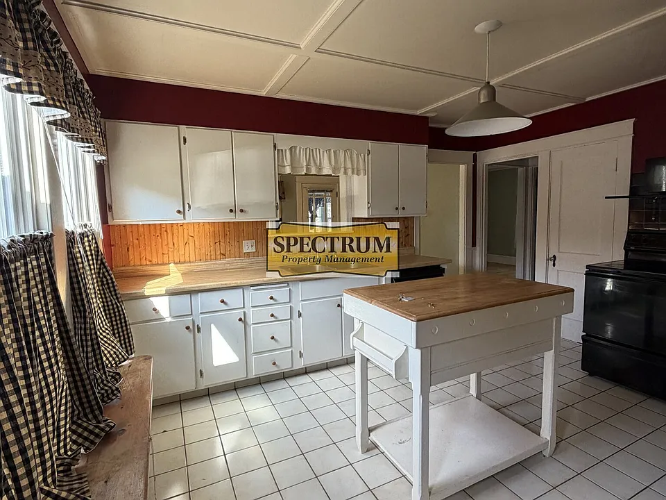 12 Colonial St #1