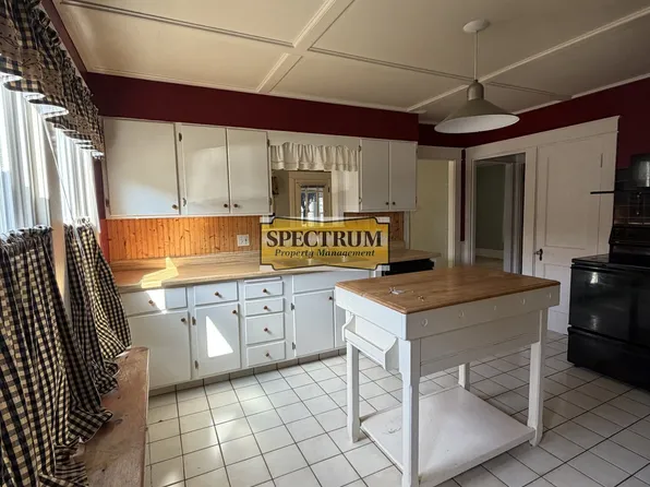 12 Colonial St #1, Waterville, ME 04901