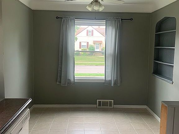3rd image of 8108 Pelham Dr