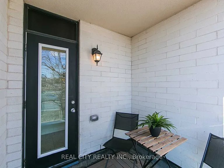 142 Widdicombe Hill Blvd #510 — Photo 2