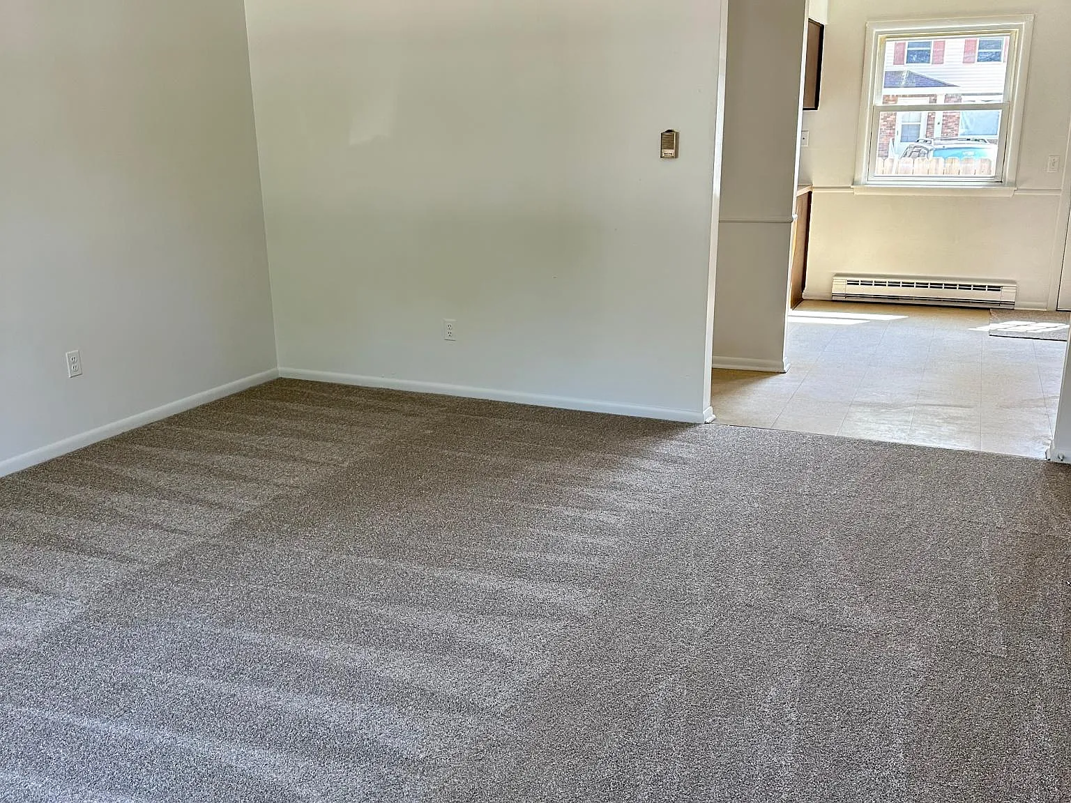 2 bed, 1100 sqft, $1,000 — Photo 4