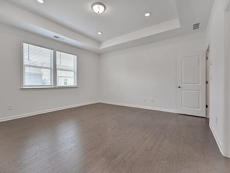 3928 Hester St — Photo 24